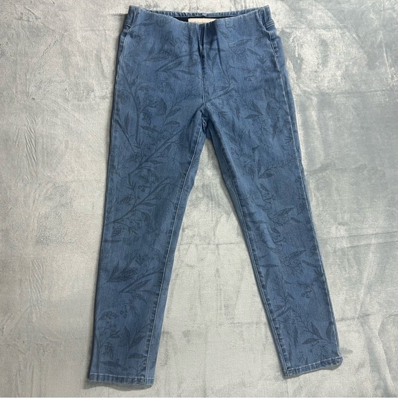 Soft Surroundings Floral leaf Print blue light wash Jeans Women’s Size Medium. - Picture 1 of 10